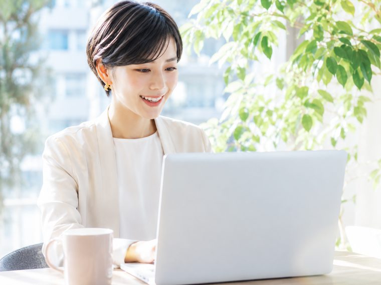 オンラインでカウンセラーに相談する様子